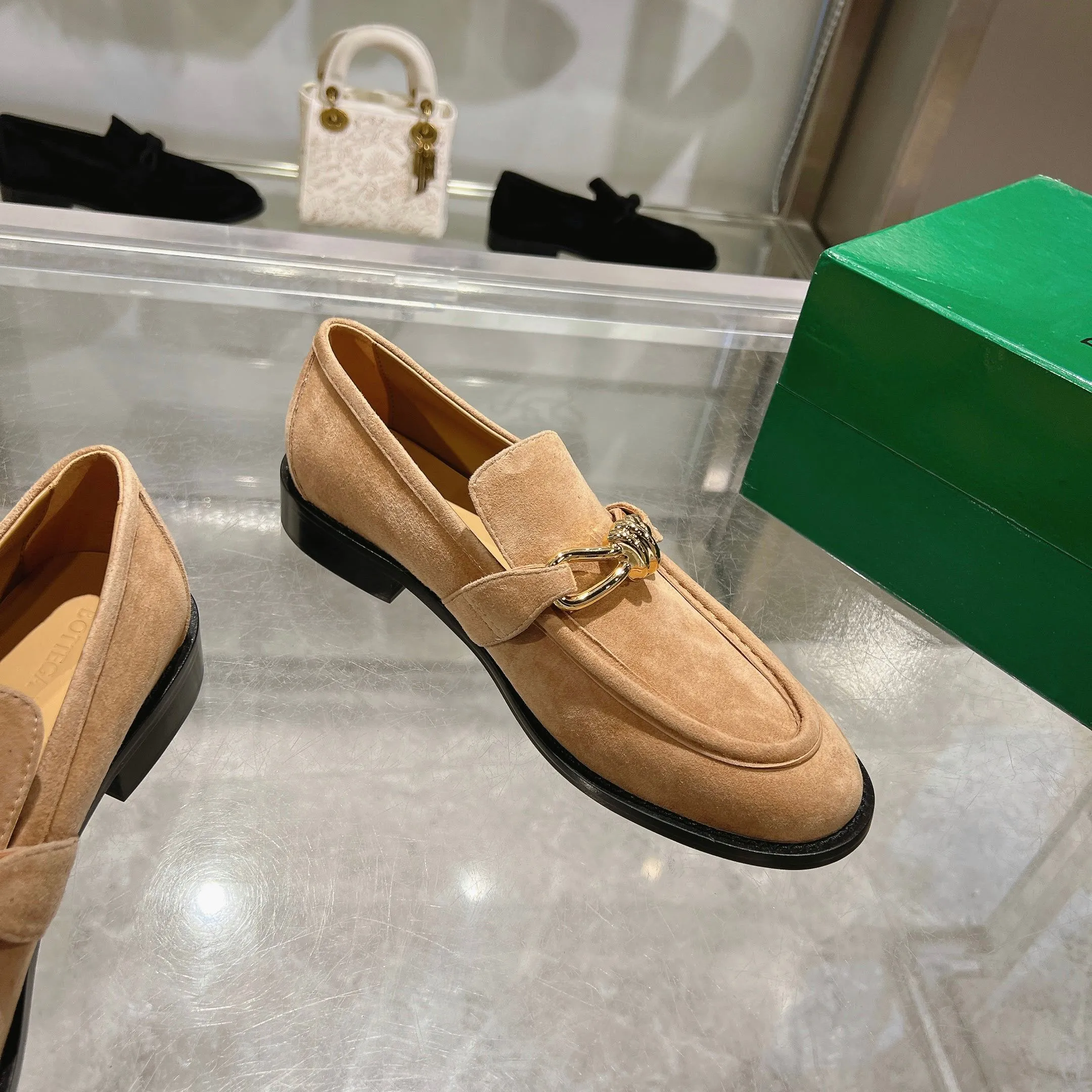 [BV] Top P: 840💰 Size: Female 35-39 (Female 40 custom-made) Male 39-44 (38.45 non-refundable) Bottega Veneta 2025 counter model! Small round toe loafers! Imported leather outsole! Imported grained cowhide! Solid color Niuli! !